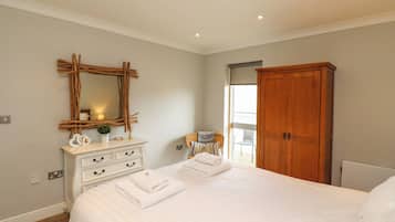 2 عدّة غرف نوم وبديكورات فريدة لكل غرفة وطراز فريد لكل وحدة