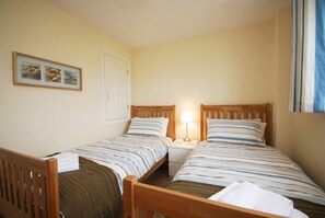 2 habitaciones, decoración personalizada y muebles diferentes