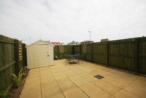 المنطقة المحيطة بالمنشأة