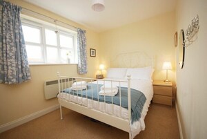 2 bedrooms, individually decorated, individually furnished, free WiFi