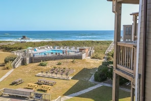 Terrace/patio - Just Duck Inn - Bright, Cheerful, 2BR/2BA Semi-Oceanfront condo in Duck, Sleeps 4-7 (Duck)