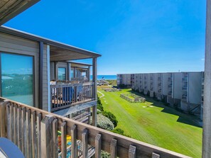Property grounds - Parzanese -  Semi-Oceanfront 1 BR/2BA condo in Duck (Duck)