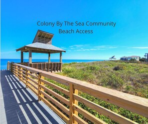 Property grounds - Parzanese -  Semi-Oceanfront 1 BR/2BA condo in Duck (Duck)