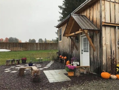 Peaceful Stay at Birds of a Feather Farm & Spa
