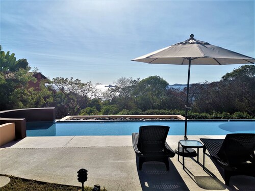 Great luxurious penthouse with private roof top pool lounge and spectacular view