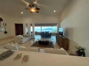 Smart TV, books, stereo