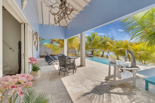 Terrace/patio - Caribbean Lofts Villa - Waterfront with private pool and dock (Kralendijk)