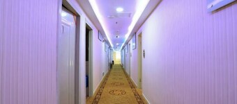 Jinpeng Hotel (Guangzhou Yongqingfang Chenjiaxuan Subway Station)