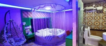 Jinpeng Hotel (Guangzhou Yongqingfang Chenjiaxuan Subway Station)