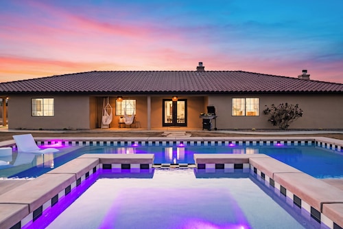 7 King BRs + Pool + Spa + Bocce | Mins to Joshua Tree NP | Flora