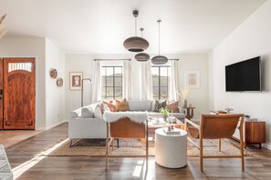 Smart TV, fireplace, ping pong