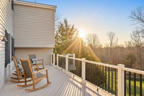 Terrace/patio - LUX, Fireplace, Deck, Foosball, Pingpong, Private, Firepit, Multi-Gen Layout (Mystic)