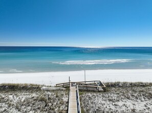 On the beach - Updated Aegean Gulf Front Property (Destin)