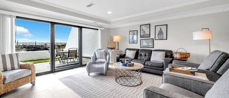 Una televisión, un reproductor de DVD