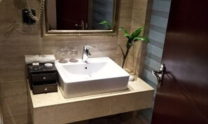 Bathroom - Qianhao Hotel (Tongzi County)