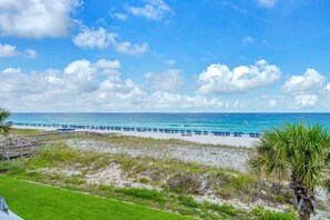 On the beach - Aegean 305: Spacious Beachfront Retreat w/ Pool and Gulf Views (Destin)