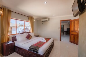 家庭房, 2 间卧室 | 迷你吧、客房内保险箱、办公桌、隔音