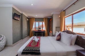 标准开间, 1 间卧室, 城市景观 | 迷你吧、客房内保险箱、办公桌、隔音