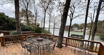 Hideaway Cove - Lots of space, air hockey table, screened porch, Fishing Dock