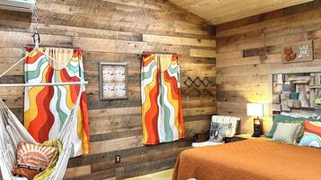 1 bedroom, desk, iron/ironing board, free WiFi