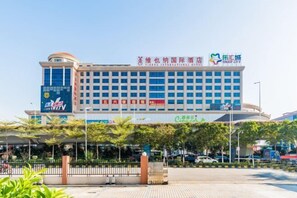 Exterior - Vienna International Hotel ( Shunde Jun'anBiguiyuan Golf Club） (Foshan)