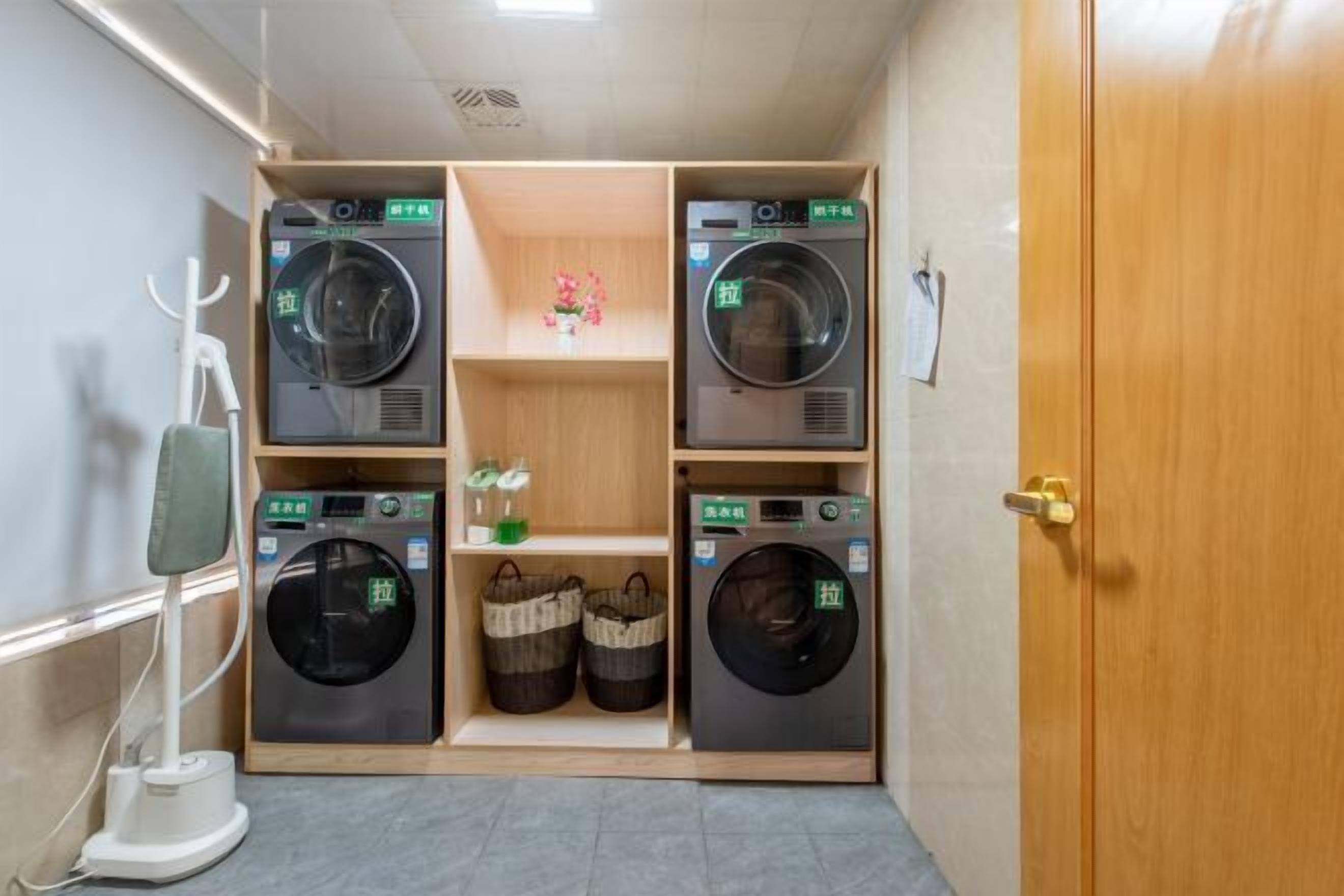 المنشأة من الداخل