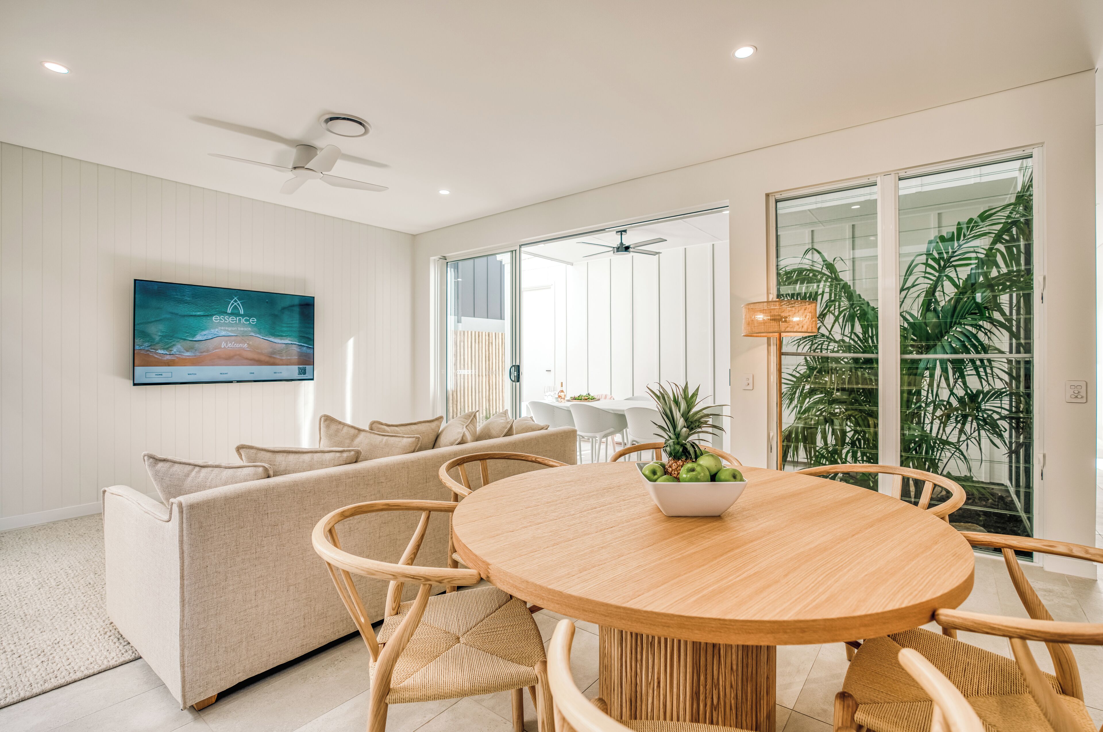 3 Bedroom Kamala Luxury Home | In-room dining