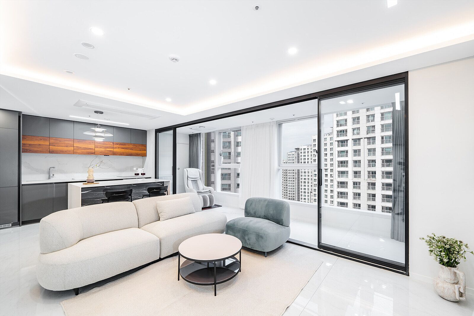 그랜드디럭스 (주차  불가) | 각각 다른 스타일의 인테리어, 각각 다르게 가구 비치, 무료 WiFi, 침대 시트