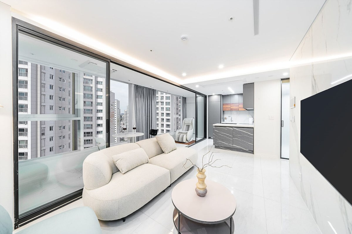 Premier Suite Family (No parking) | Living area | Flat-screen TV