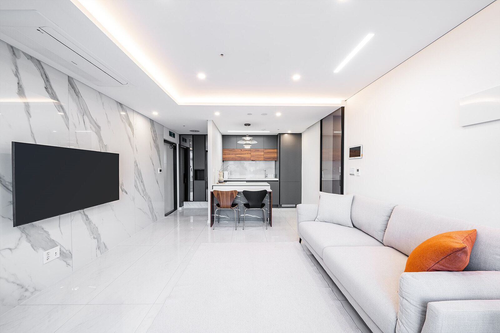 Deluxe Suite Family (No parking) | Individually decorated, individually furnished, free WiFi, bed sheets