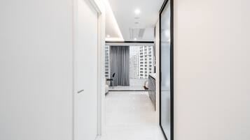 Premier Suite Family (No parking) | Individually decorated, individually furnished, free WiFi, bed sheets