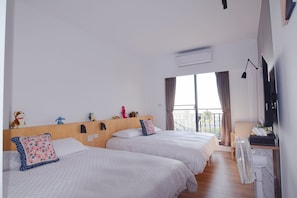 Desk, free WiFi - Unknownhouse (Liuqiu)