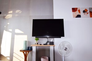 Schreibtisch, kostenloses WLAN