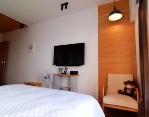 Desk, free WiFi - Unknownhouse (Liuqiu)