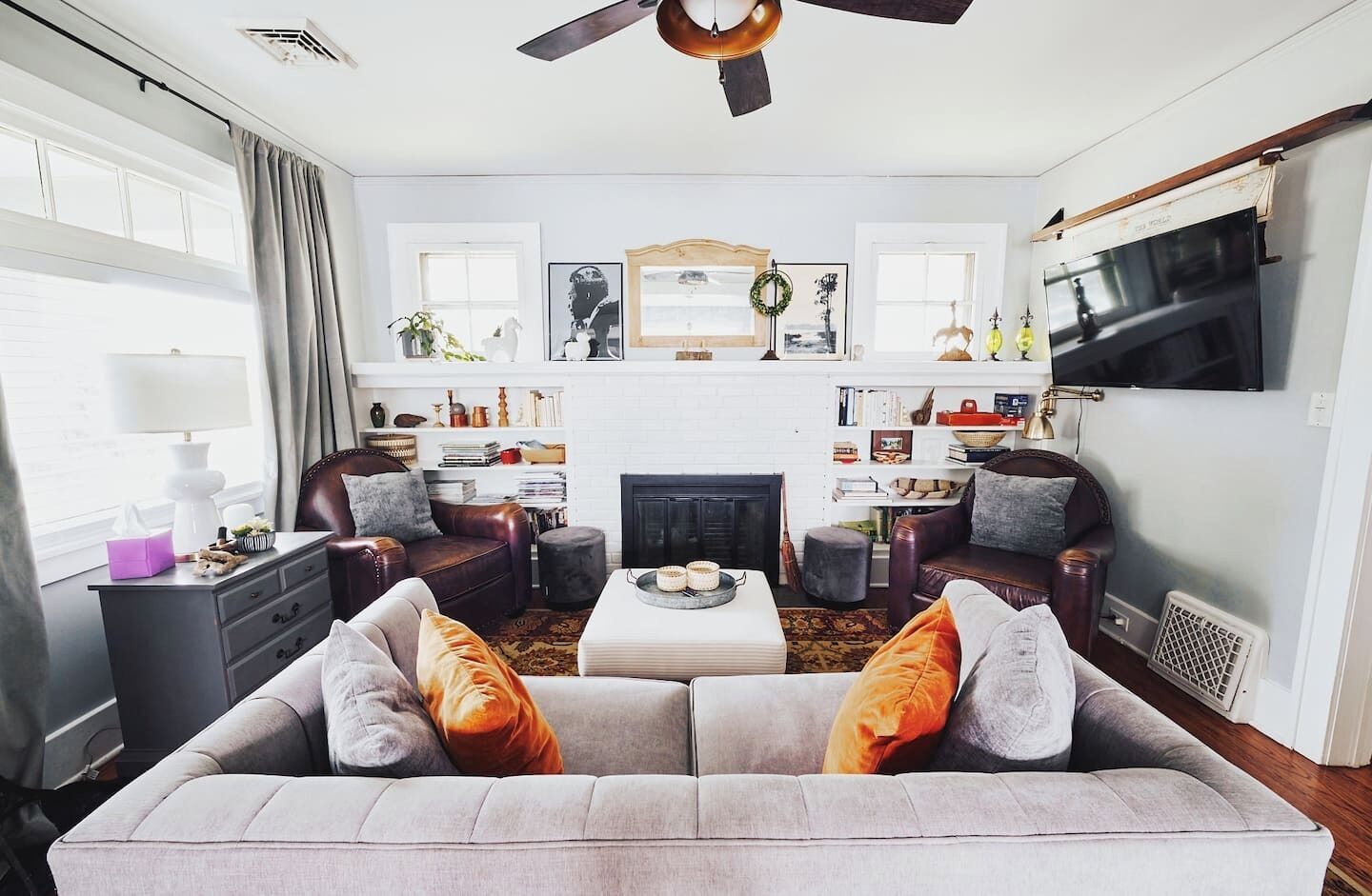 Älytelevisio, takka, työhuone