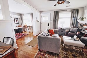 Smart TV, fireplace, offices