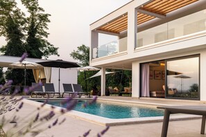 Beheizter Pool