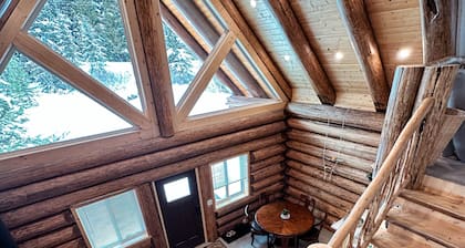 Peaceful Log Cabin – 5 min to Red Mt. & XC trails