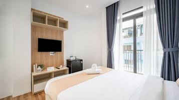 Comfort Apartment | Living area | LCD TV, fireplace
