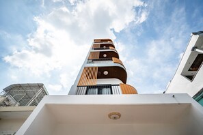 Front of property - Cozrum Homes - Autumn House (Ho Chi Minh City)