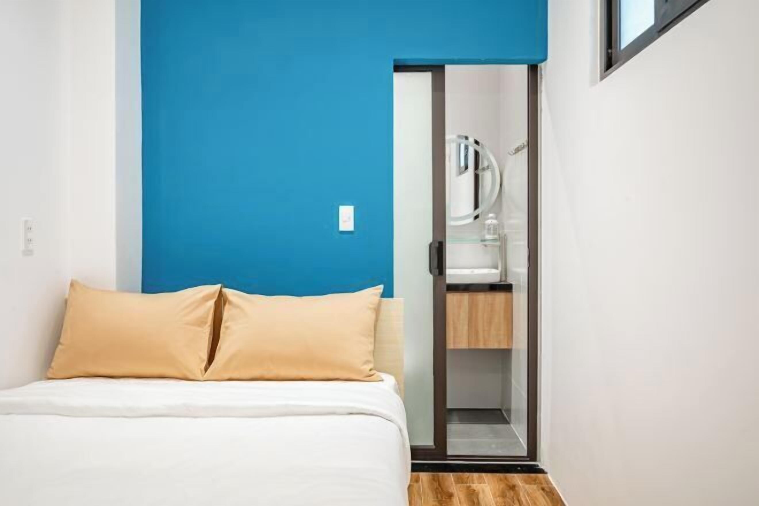 1 bedroom, premium bedding, free WiFi, bed sheets