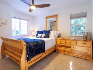 3 habitaciones, tabla de planchar con plancha y cuna de viaje