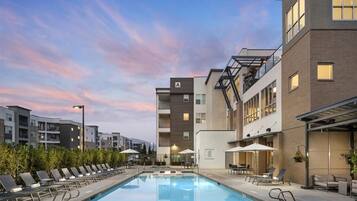 Outdoor pool, a heated pool