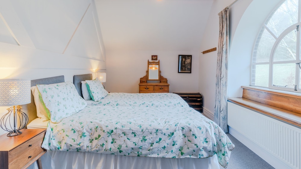 The Old Pump House, Forest of Dean sleeps 6 guests in 3 bedrooms