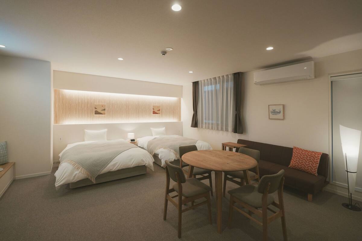 高級寢具、羽絨被、筆電工作空間、隔音