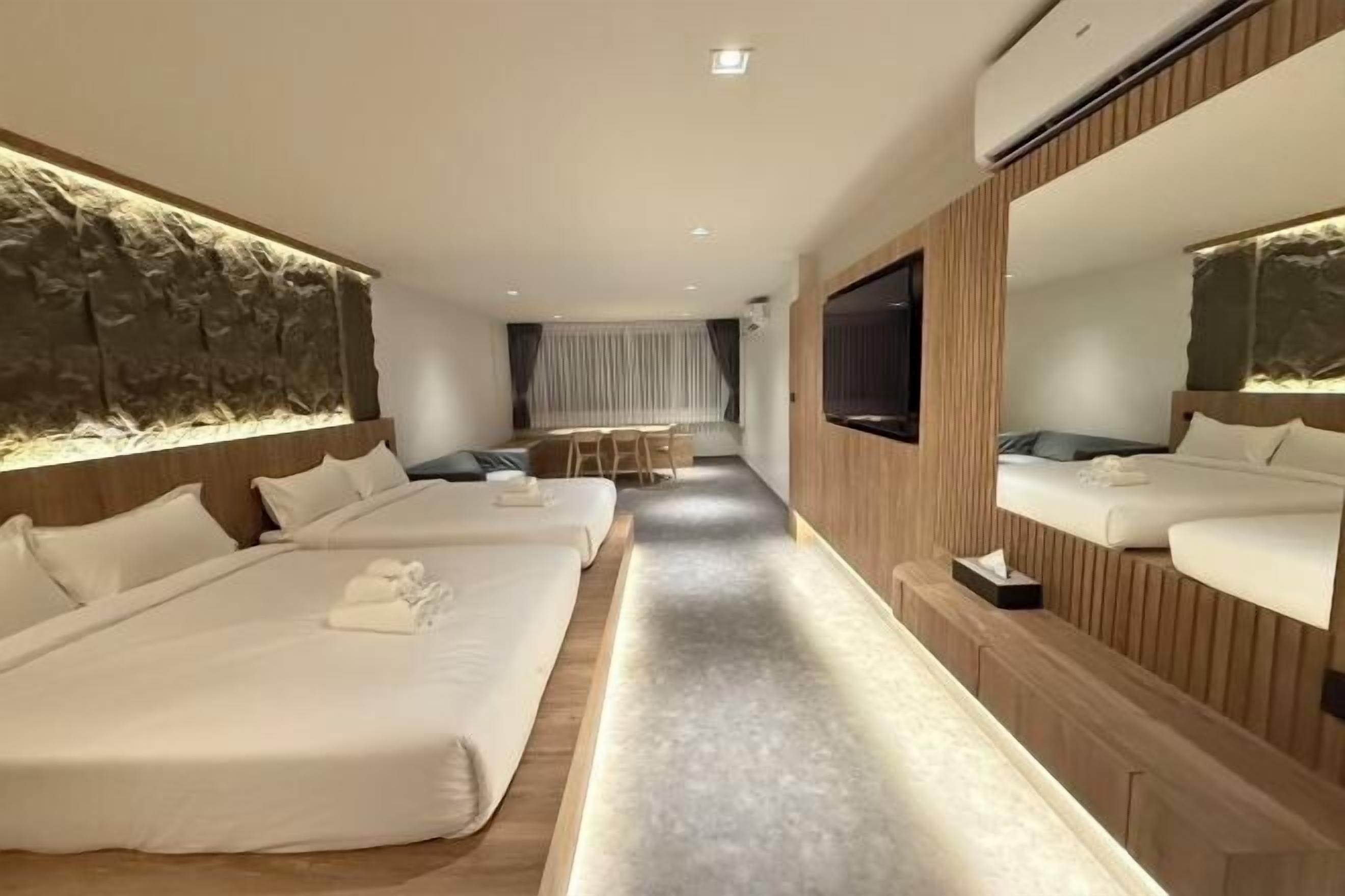 Free WiFi, bed sheets