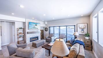 Smart TV, fireplace, video games