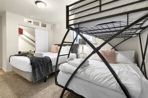 5 bedrooms, desk, iron/ironing board, travel cot