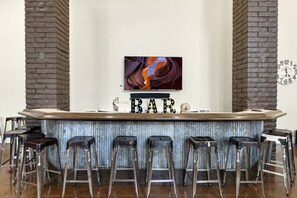 Bar (in der Unterkunft)