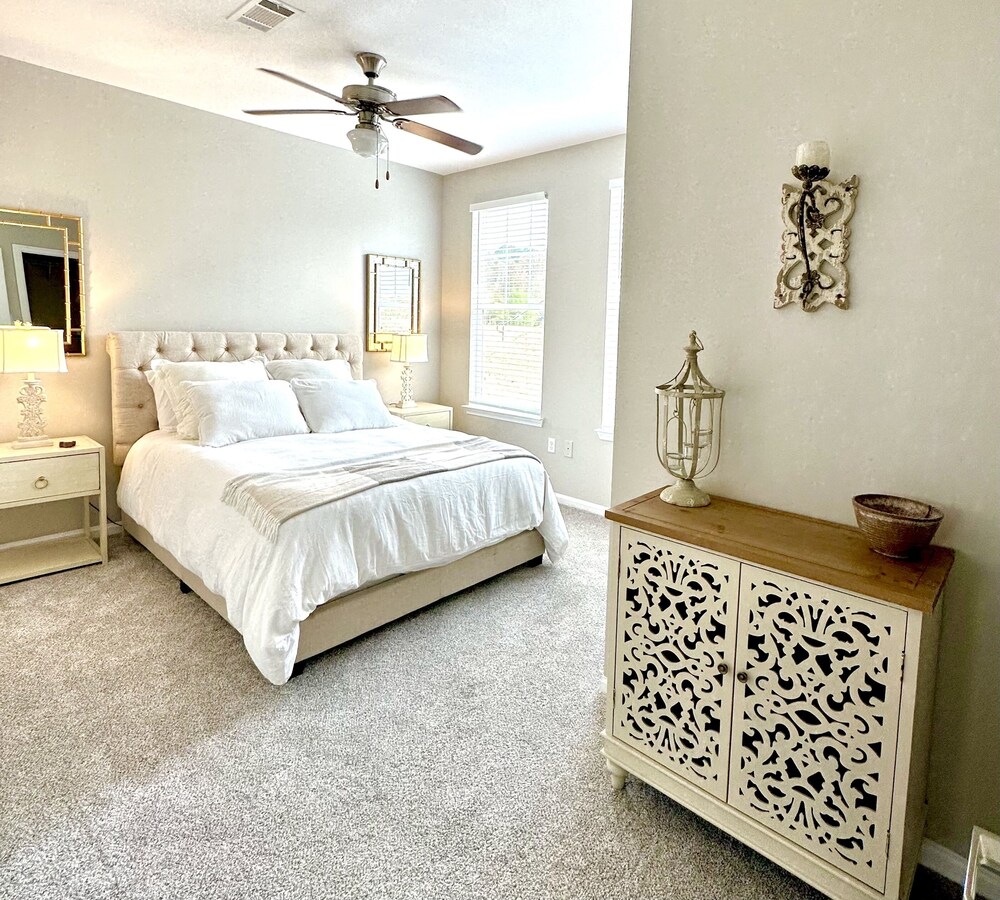 4BR/.5B Rowandale Retreat 1 mi to Ole Miss, Square & airport!! Oxford